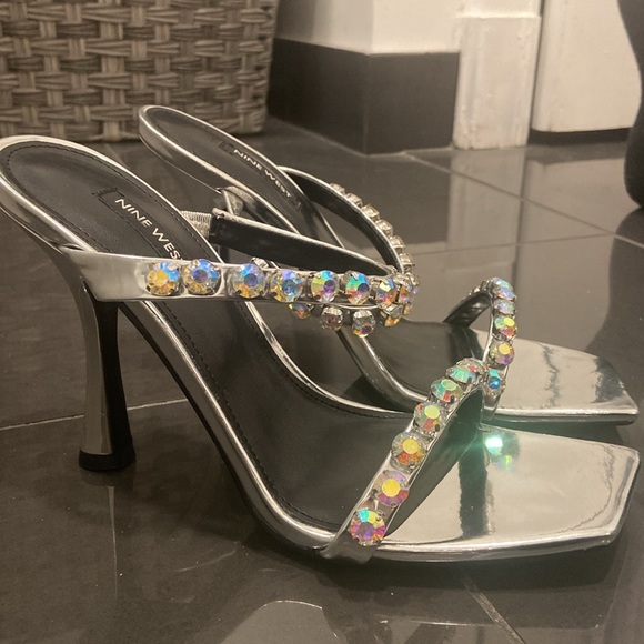 Nine West BNWT "Aria" Silver Heels Slide Sandals Sz 9 Crystal Stones - Picture 6 of 7